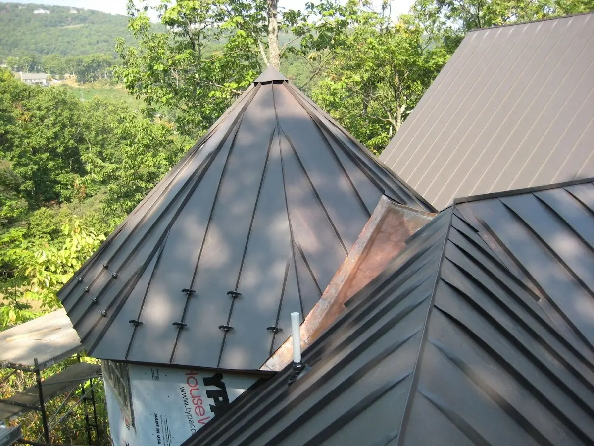 Professional Gutter Cleaning by Craftsman Roofing in Desert Horizons